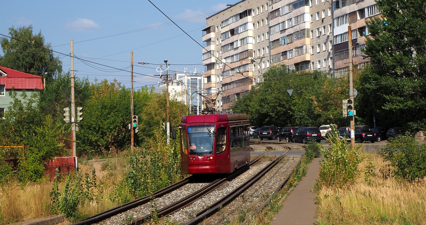 Kasan: Typenvielfalt in Rot