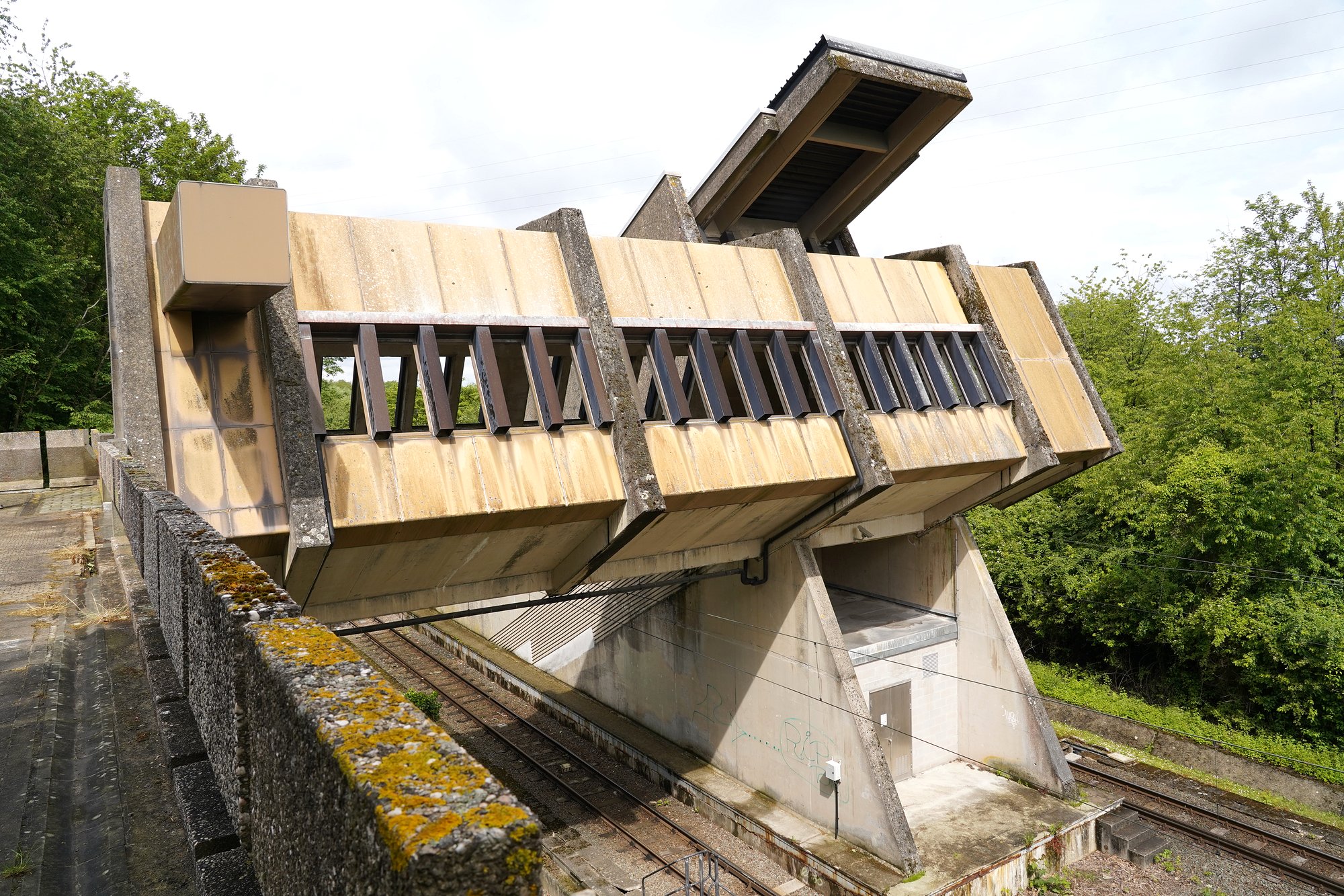 Métro léger de Charleroi, Station Leernes